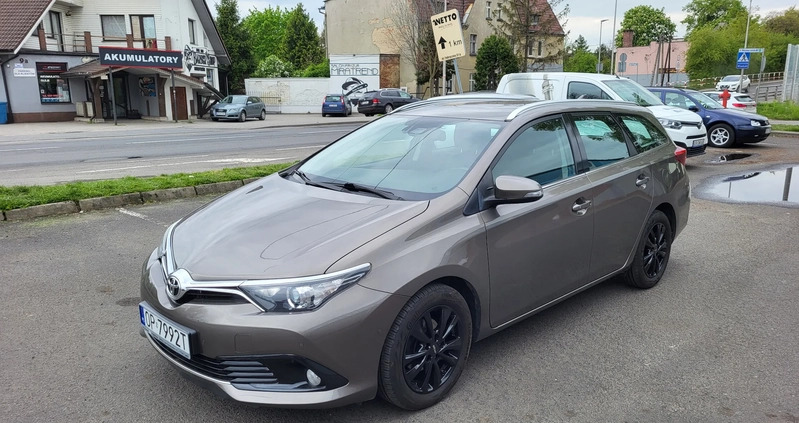 Toyota Auris cena 62700 przebieg: 89000, rok produkcji 2018 z Boguchwała małe 232